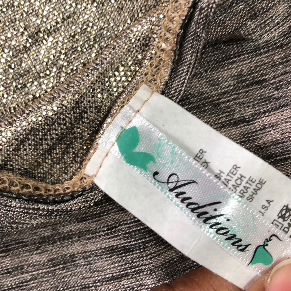 Auditions Shiny Halter Top - Picture 6 of 8